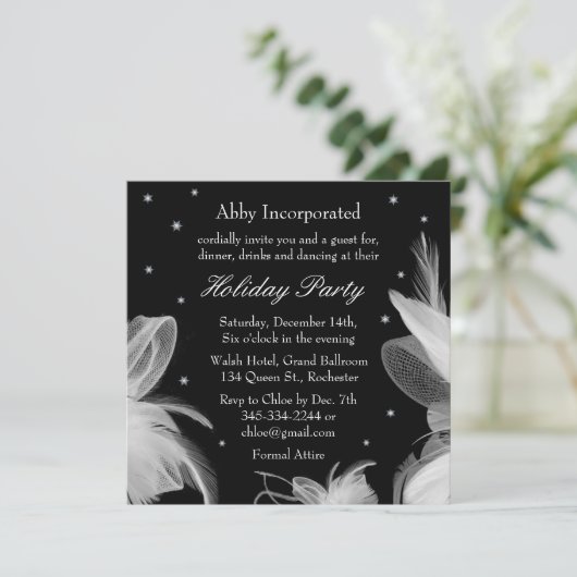 Black Winter White Feathers Holiday Invitation Kaart (Staand voorkant)