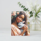Black Woman Smiling With Cute Bunny Floral  Briefkaart (Staand voorkant)