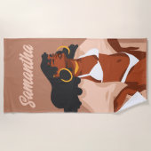Black Woman, White Bikini, Beach Ready Strandlaken (Voorkant)