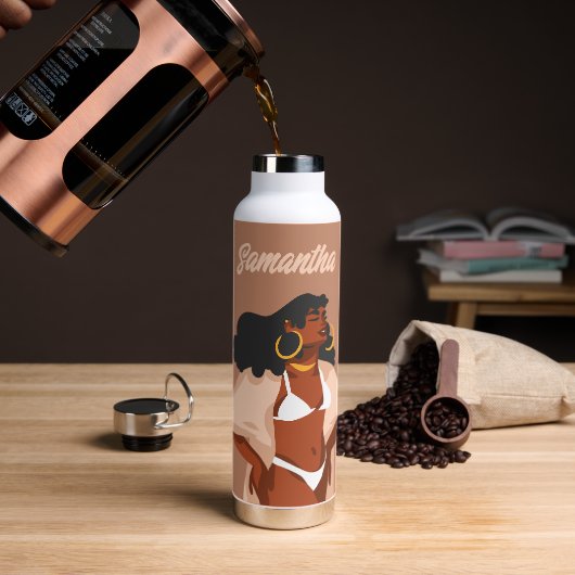 Black Woman, White Bikini, Beach Ready Waterfles (Koffie)