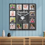 Black Wood 12 Photo Collage Grandchildren Quote Vierkante Klok<br><div class="desc">Een rotsachtige fotocollage klok met een mooie uitspraak "Grootkinderen brengen vreugde tot elke dag". Geef 12 familiefoto's en namen een persoonlijk tintje zodat het een gedenkwaardig cadeau voor grootouders is.</div>