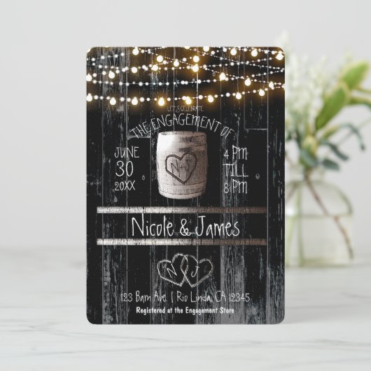 Black Wood String Lights Barrel Rustisch Verloving Kaart (Staand voorkant)