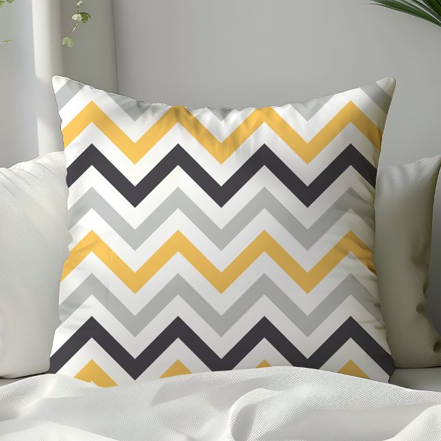 Black Yellow and Grey Zigzag Chevron Pattern Kussen (Creator heeft geüpload)