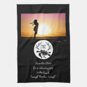 Black Zee Turtle Silhouette Monogram Foto Theedoek (Verticaal)