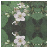 Blackberry Flowers Floral Patterned Fabric Stof (Close Up)