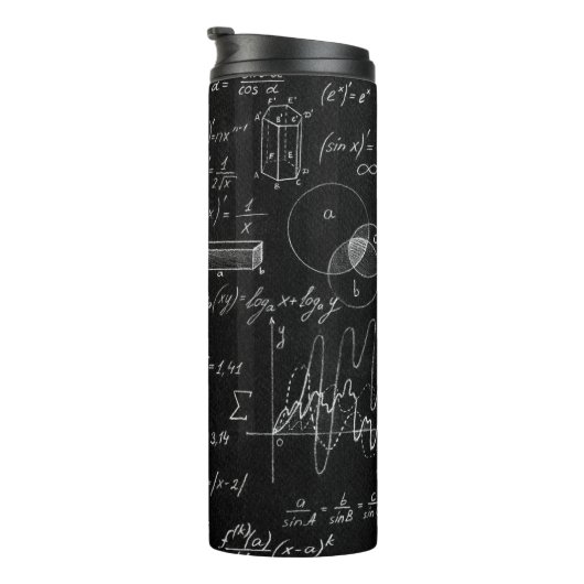 Blackboard met wetenschappelijke formules en  thermosbeker (Geroteerd rechts)