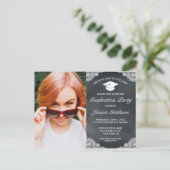 Blackboard White Lace Afstuderen Fotouitnodiging Briefkaart (Staand voorkant)