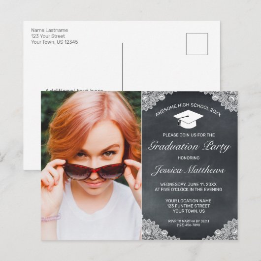 Blackboard White Lace Afstuderen Fotouitnodiging Briefkaart (Voorkant / Achterkant)