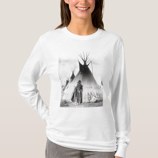 Blackfoot Brave, bij Calgary, Alberta, 1889 T-shirt (Voorkant)
