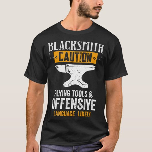 Blacksmith Attach Flying Tools and Offsive Lang T-shirt (Voorkant)