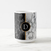 BlackWhite Marble Mok Gift met Custom Your Letter (Midden)