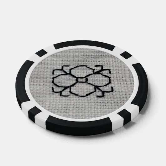 Blackwork embroidery poker chip (Enkel)