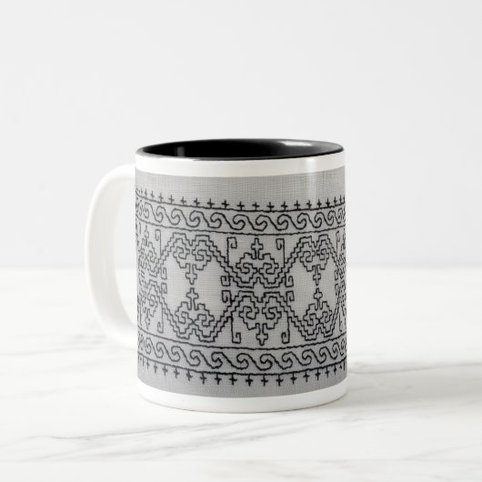 Blackwork embroidery two tone mug tweekleurige koffiemok (Voorkant links)