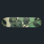 Bladeren en vertakkingen op de achtergrond van Cre Skateboard<br><div class="desc">Levendige groene bladeren en takken rusten op een crèmeachtergrond in deze afdruk van Jennifer Goldberger. Naarmate het seizoen verandert, blijven de kleuren op deze bladeren hetzelfde, wat een beetje consistentie in je leven brengt.</div>