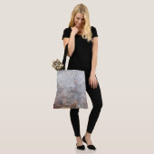 bladeren in ijs (goud) tote bag (Op model)