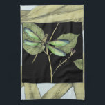 Bladeren met Dragonfly-ingang door Jennifer Goldbe Theedoek<br><div class="desc">Deze tekening van bladeren door Jennifer Goldberger bevat een inslag van een libellen op een zwarte achtergrond. De nachtelijke gevoelens van de inslag contrasteert goed met het overdag gevoel van de bladeren. Bestel vandaag nog!</div>