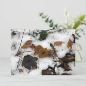 Bladeren op de sneeuwvakantiekaart feestdagenkaart (Staand voorkant)