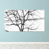 Bladeren, takken en hoogspanningsleidingen in de H Canvas Afdruk (Insitu (Houten vloer))