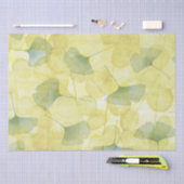 Bladerpapier met groen gele omhulling van losse pa tissuepapier (Craft)