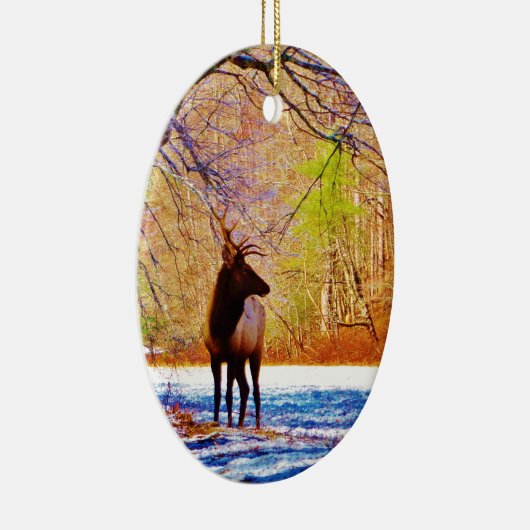 Bladzijde uitzicht Bull elk op sneeuw Keramisch Ornament (Rechts)