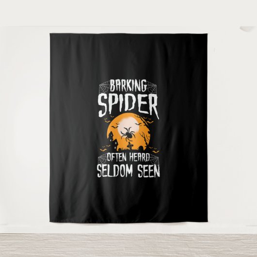 Blafende Spin Zeldzaam Gezien Grappig Halloween Wandkleed (Voorkant)