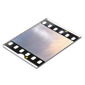 Blanco 35 mm lijst of strip op witte achtergrond notitieboek (Linkerzijde)