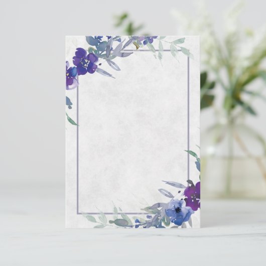Blanco budget Paars en blauw florale bruiloft Uitn Kaart (Staand voorkant)