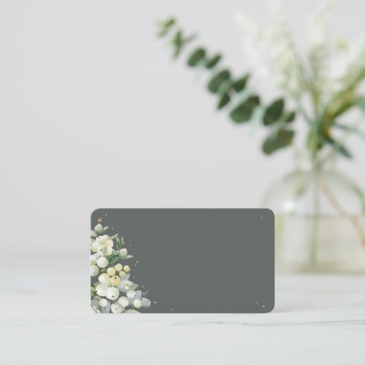 Blank Grijs Groen Snowberry + Eucalyptus Bruiloft  Plaatskaartje (Staand voorkant)