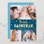 Blauw 3 Foto Happy Hanukkah Fun Modern Echt Goud Folie Feestdagenkaart<br><div class="desc">"Happy Hanukkah." Fun, speels, knappe handgemaakte echte gouden folie en lichtblauwe typografie, een willekeurige gouden folie Star van David-patroon, en middernacht blauw met de hand getrokken lijnen bedekken een donkerblauwe achtergrond. Voeg drie foto's van uw keuze toe om ons te helpen in de Hanukkah met dit verbluffende, kleurrijke, persoonlijke wenskaart...</div>