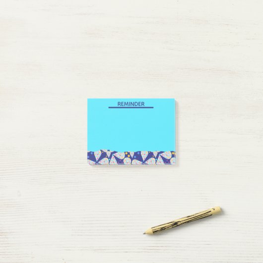 Blauw aangepast bloembladpatroon post-it® notes (Op bureau)