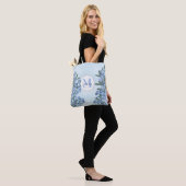 Blauw Aangepast Monogram Bloemen Botanische Elegan Tote Bag (Op model)
