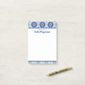 Blauw aangepaste geometrische patroonnavigatie na  post-it® notes (Op bureau)