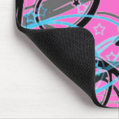 blauw abstract zwemt tegen een roze achtergrond muismat (Hoek)