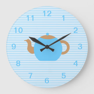 Blauw afbeelding theepot op blauwe strepen. grote klok