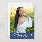 Blauw Afstuderen Foto Modern Elegant Script Heest Bedankkaart (Voorkant / Achterkant)