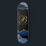 Blauw blauw zwart gekleed meisje persoonlijk skateboard<br><div class="desc">Gepersonaliseerd goudmonogram op zwart met blauwe zwarte goudranden. Abstracte geode</div>