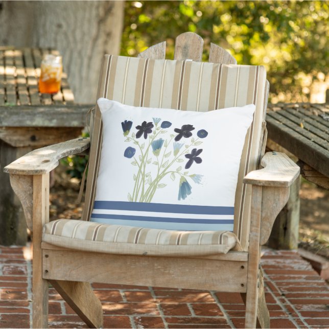 Blauw Bloemen Decoratief Buitenkussen (Stoel)