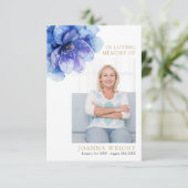 Blauw Bloemen Memorial begrafenis gebed foto kaart (Staand voorkant)