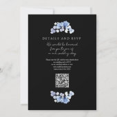 Blauw Bloemen QR Code Zwart-wit Bruiloft Kaart (Achterkant)