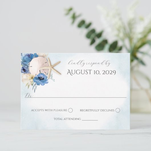 Blauw Bloemen Zand Dollar Strand Bruiloft Uitnodig Kaart (Staand voorkant)