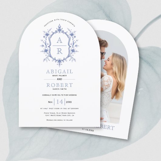 Blauw bloemenkam monogram bruiloft kaart