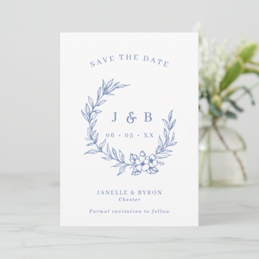  blauw bloemenkrans monogram foto save the date (Staand voorkant)