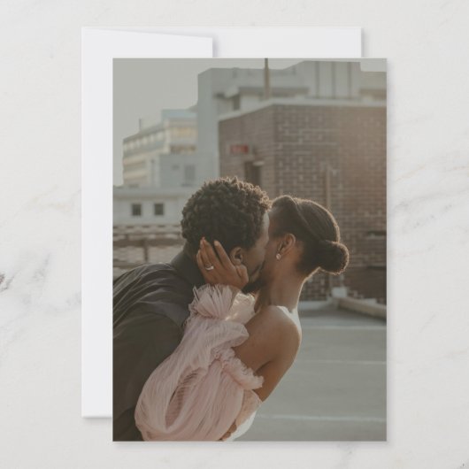  blauw bloemenkrans monogram foto save the date (Achterkant)