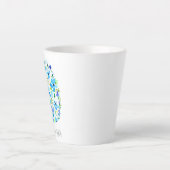 Blauw bloemenpaasei latte mok (Voorkant)