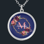 Blauw bloemgoud geometrische monogram zilver vergulden ketting<br><div class="desc">Een blauwe achtergrond voor de krijgszee. Een faux goud geometrisch lijst met waterkleurige bloemen,  rozen in vuurgore en roze en boho-veren.  Sjablonen voor Jouw naam en monogram.  De naam in roze wordt geschreven met een modern en trendy hand lettered stijlmanuscript.  De monogram in koraal.</div>