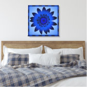 Blauw bloemkunstwerk - omlijnd canvas afdruk (Insitu (Slaapkamer))