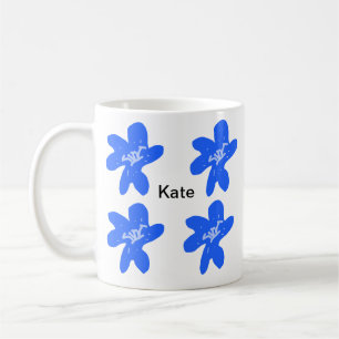 Blauw bloemmotief waterverf naamtekst toevoegen koffiemok