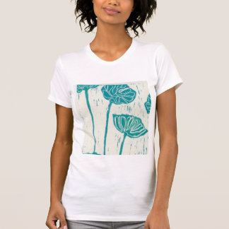 blauw bloemontwerp op T-shirt