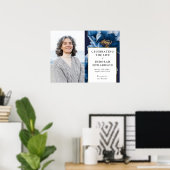 Blauw bloemstuk rouwplechtigheid ter ere van het l poster (Thuiskantoor)