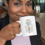Blauw Boho Bloemenlint Koffiemok<br><div class="desc">Boho en rustieke mok met handgetekende illustratie van bogen en bloemen in blauw.</div>